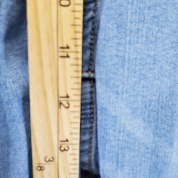 Tahari Jeans Womens 20W Blue Mid-Rise Capri Hannah Style Stretch Denim - Picture 8 of 15